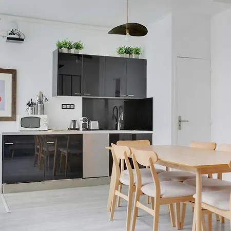 Апартаменты Magnificent Apartment- 3br-6p-bastille Париж